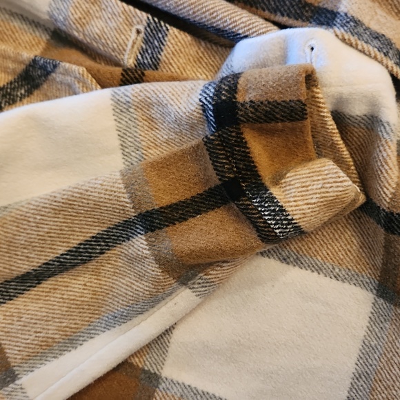 Oversized Plaid Shacket - Picture 5 of 5